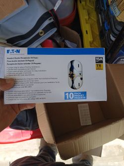 Eaton standard duplex receptacles