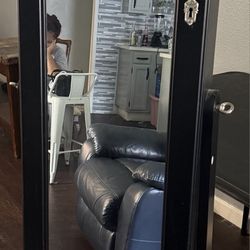 Jewelry  chest With Mirror