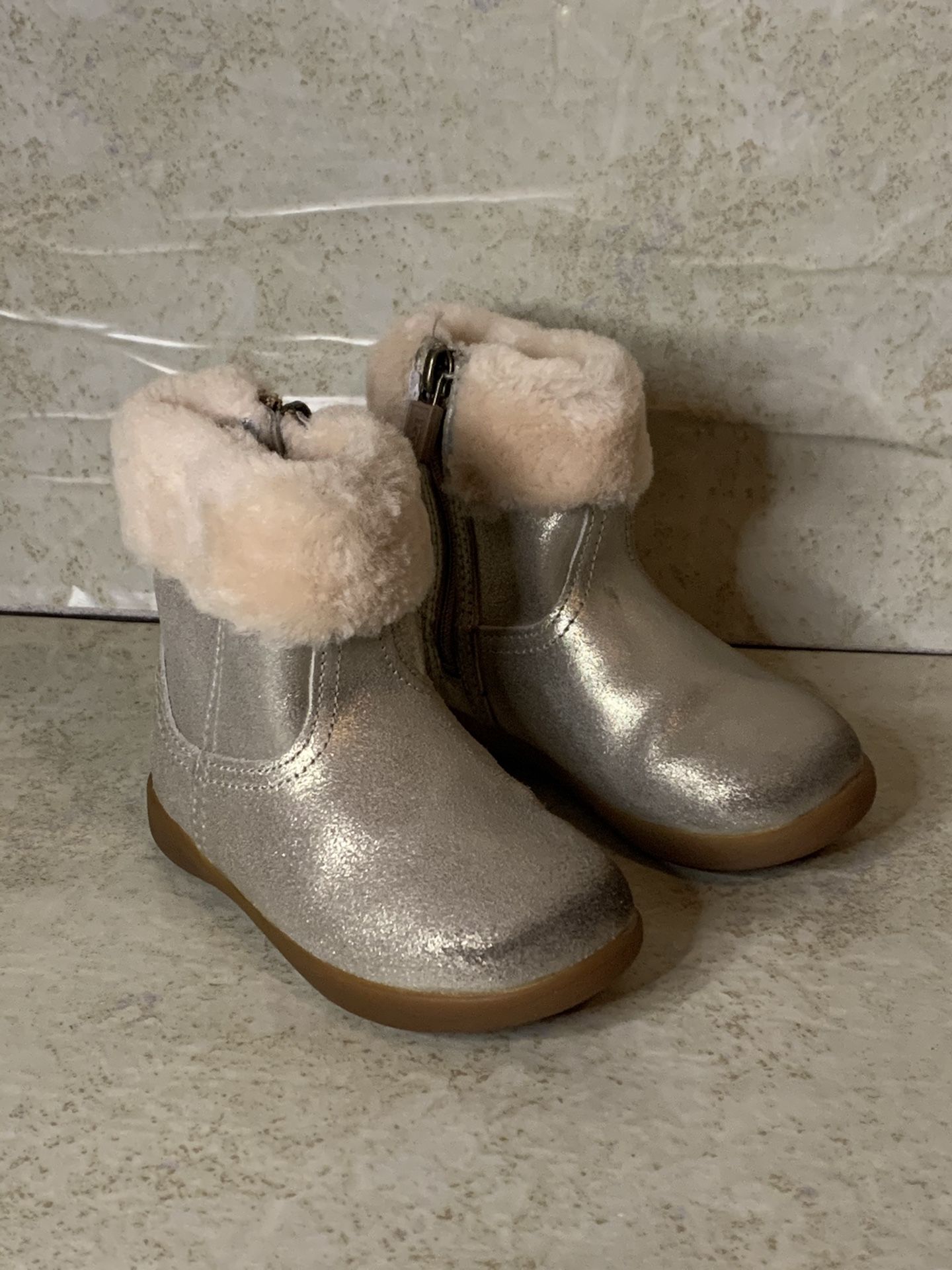 UGG Jorie II Metallic Boots Toddler (size 7)