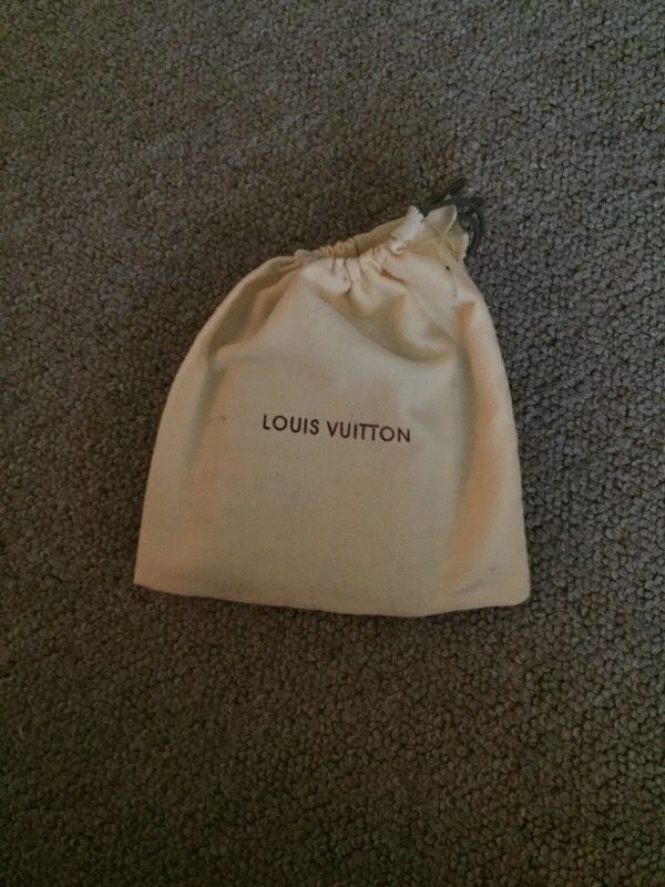 Louis Vuitton Amerigo Wallets For Menthol
