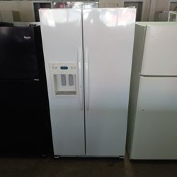 Side-by-side Refrigerator