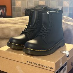 Kids Airwalk Dr. Martens 