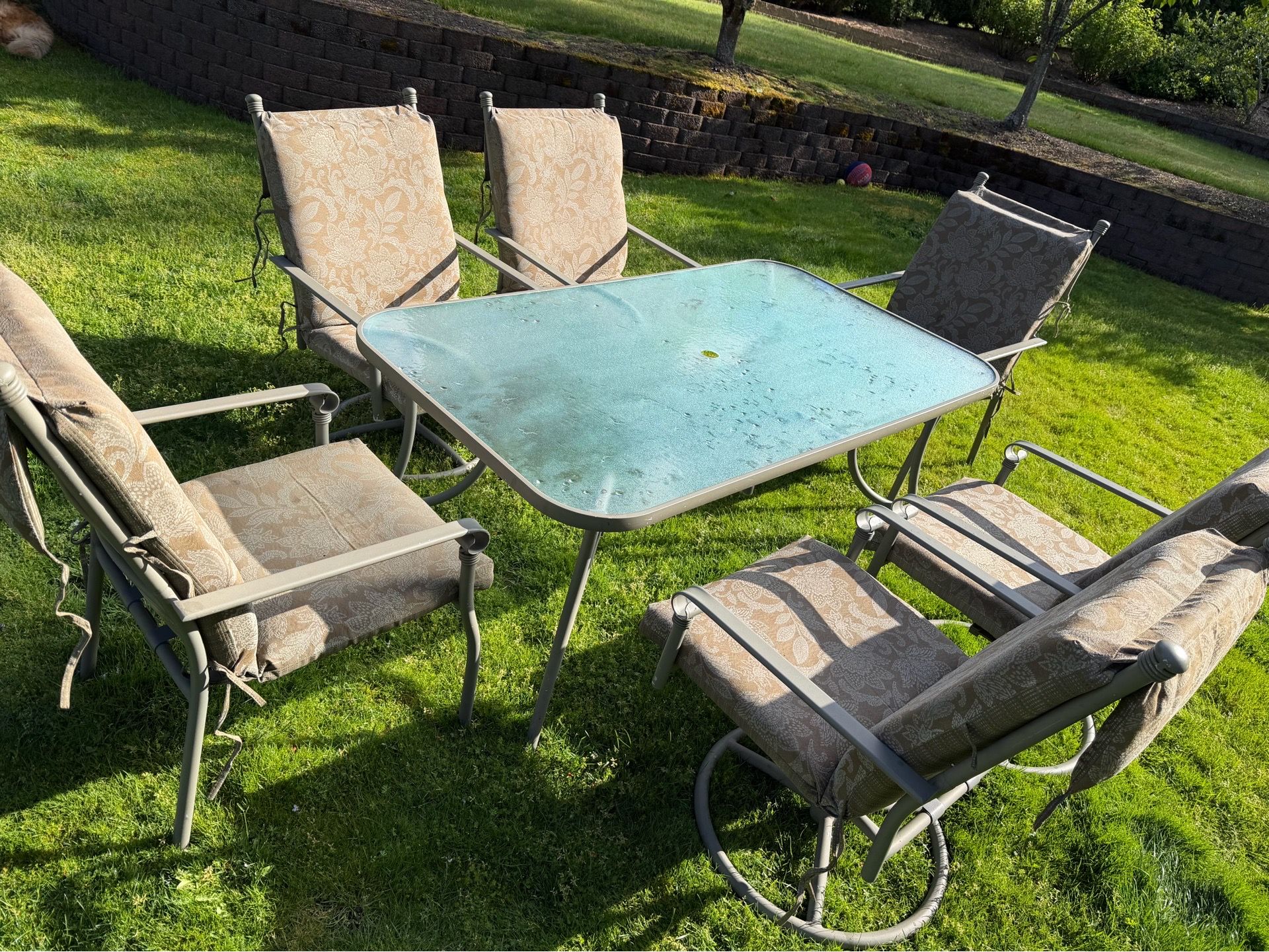 Outdoor dining set