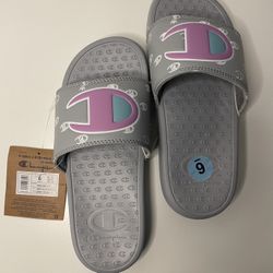 Women’s Champion Slides