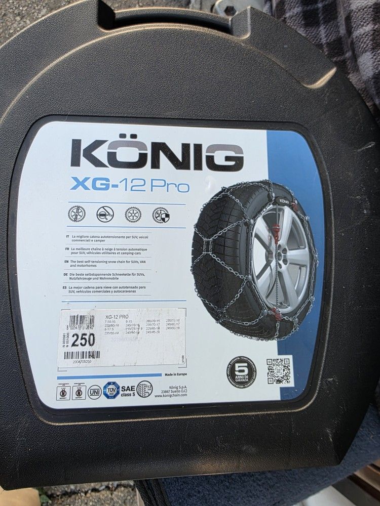 KÖNIG XG-12 PRO Snow Chains No. 250 Open Box Never Used
See photos for details of condition and tire size compatability.