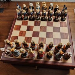 Dogs vs Cats Royal Chess Set