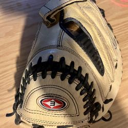 Easton Ultra Lite Softball Catchers Glove 33”