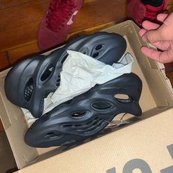 Dark Onyx Foam Runner