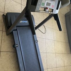 Treadmill Proform xp 550s for Sale in North Las Vegas NV OfferUp