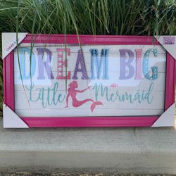 Nice Wall decorations Available 95134