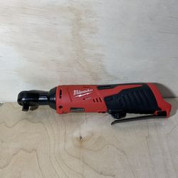 Milwaukee M12 12-volt Lithium-Ion 3/8” Ratchet