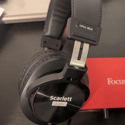Headphones Scarlett HP60 MkIII
