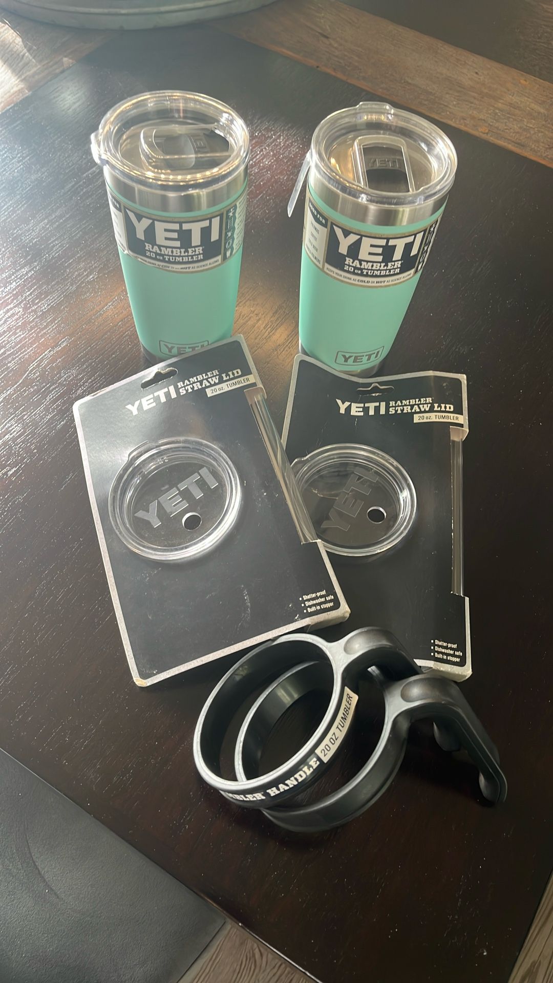 Yeti 20oz Includes Two Straw Lids New