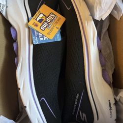 NEW Skechers Slip-Ins Memory Foam Walking Shoes – Women’s Size 9