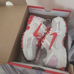 Nike Vomero 5 Valentines Day Edition 