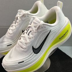 NIKE VOMERO PLUS “WHITE BLACK CYBER”