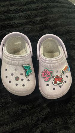 Girls crocs