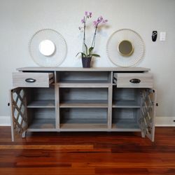 TV STAND (75 Inch TV) / Console Table & Decorative Mirrors 