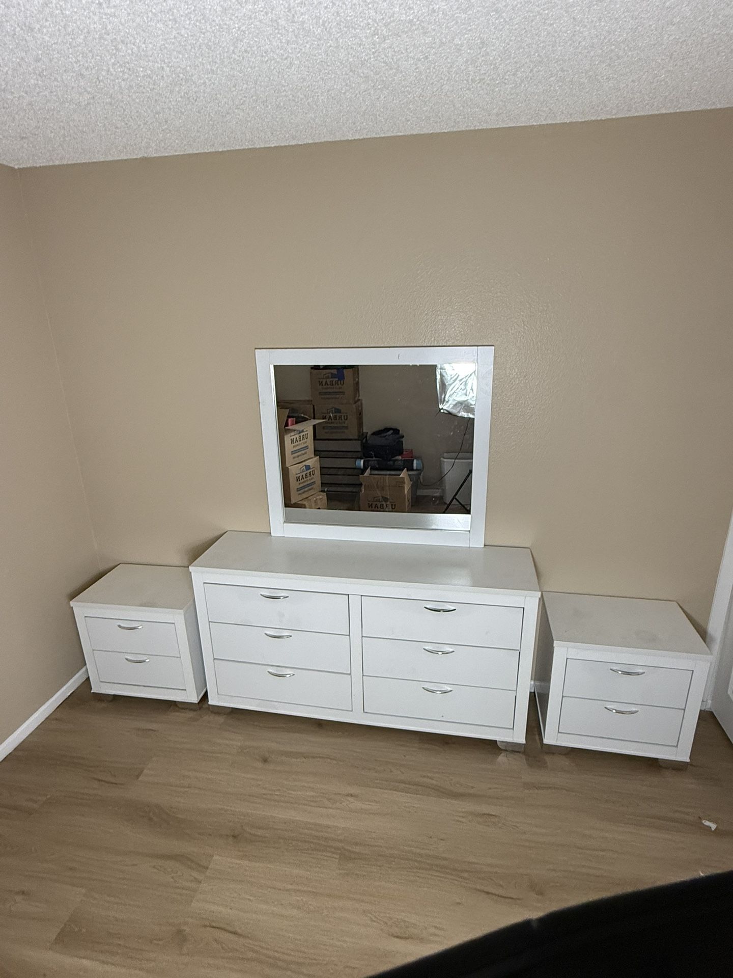 Dresser mirror and 2 nightstands 