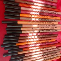 💋 2x1 waterproof Matte Lip Liners 💄