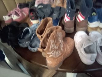 Alot of shoes a lot size 11