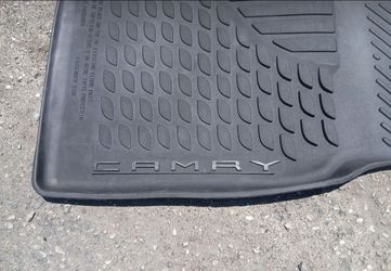 $60 OR BEST OFFER 2018-2024 TOYOTA CAMRY OEM GENUINE ALL WEATHER RUBBER FLOOR MATS
