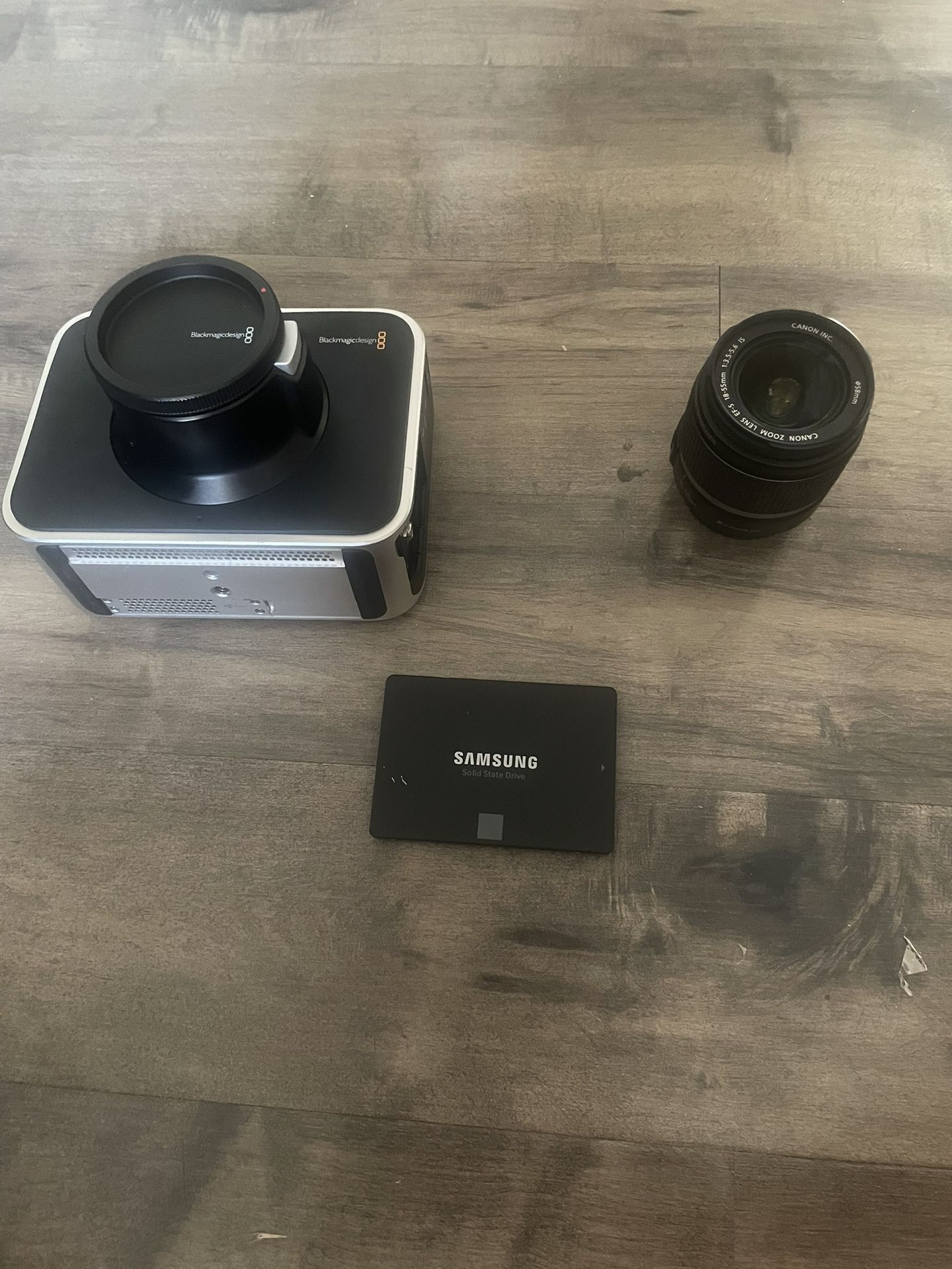 Blackmagic Design Cinema Camera 2.5K Canon EF Mount