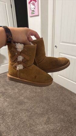 GIRLS BOOTS