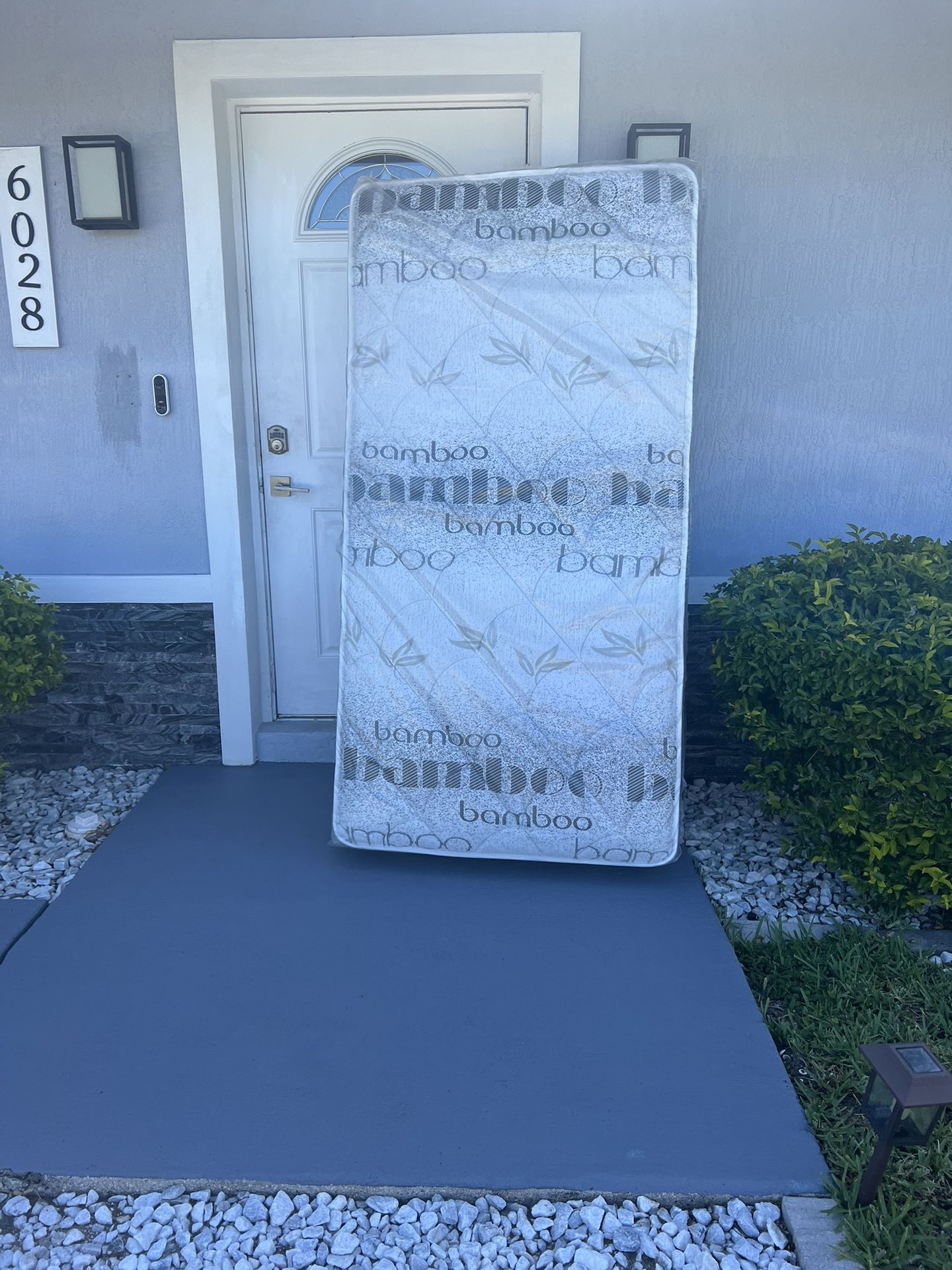 Mattresses: twin, full , queen regular , Colchon Nuevo Colchones plush or pillow top available cama bed mattress