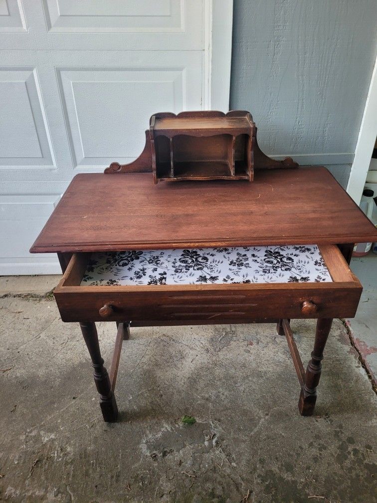 antique small desk 3ft tall