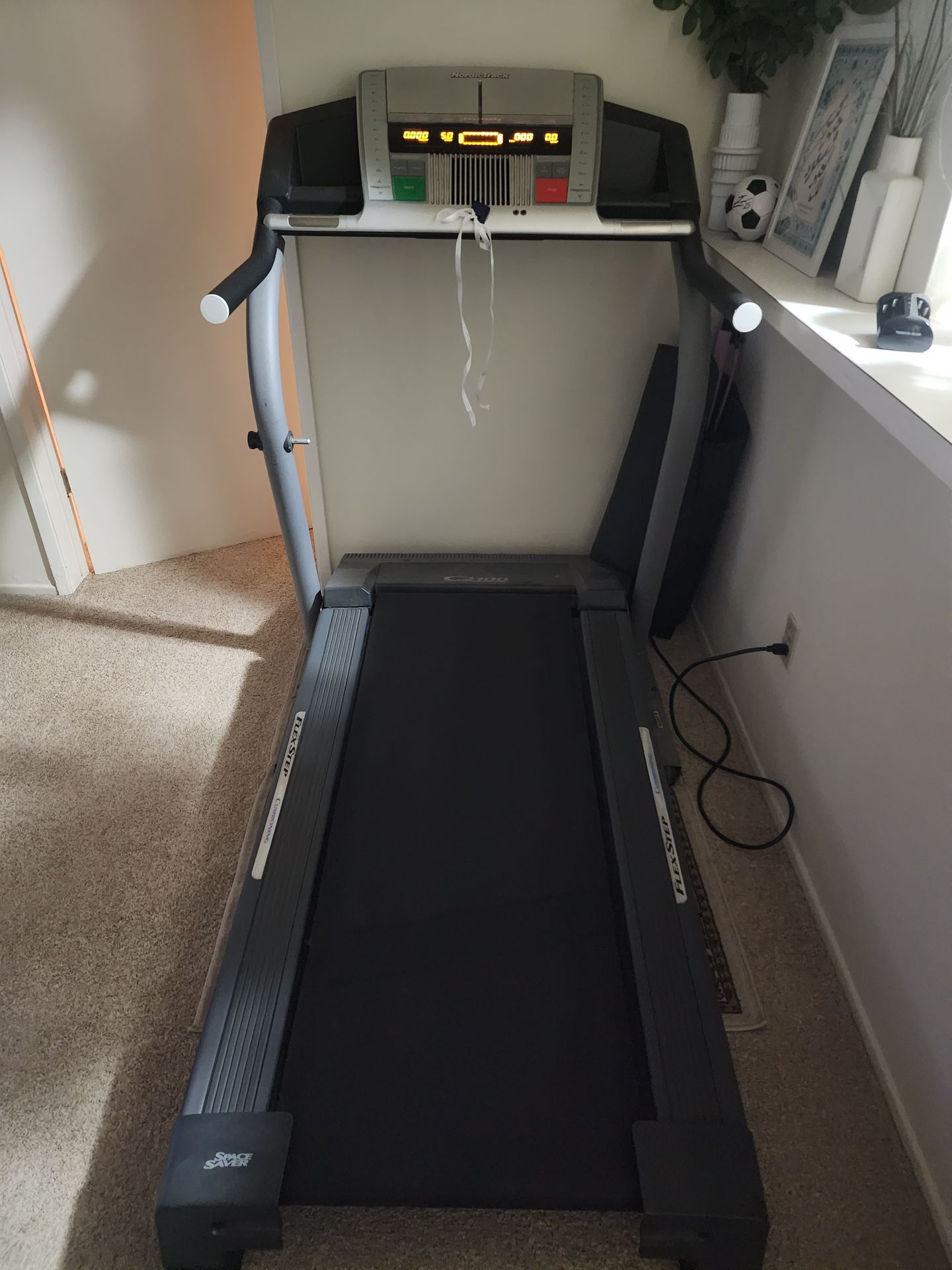 Nordictrack 2100 Treadmill Walking Machine with Incline