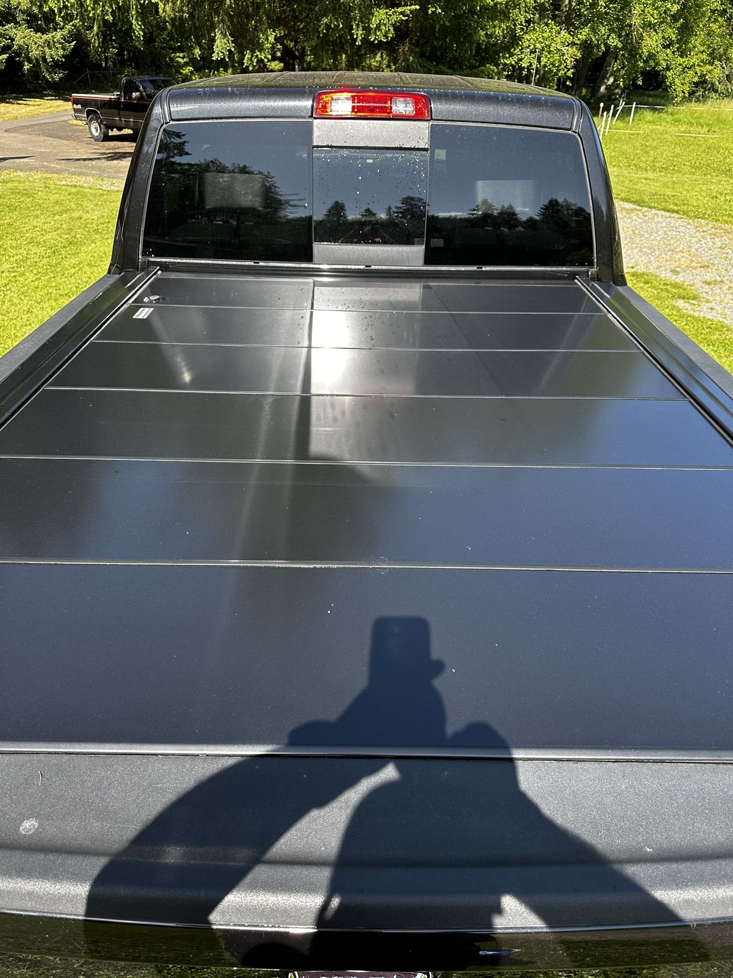 Paragon Retractable Tonneau Cover For Ram 2500