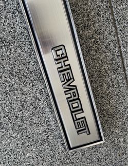 73-87 Chevrolet tailgate band