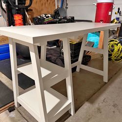 Desk with shelves