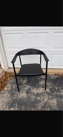 Leisure mod Kora dining chairs
