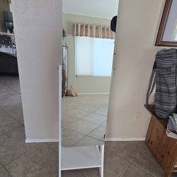 Jewerly Mirror Cabinet w/LED lights.