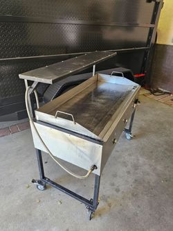 TACOCAR EVERYTHING WORKS PERFECTLY 3 BURNERS,NICE AND CLEAN,READY FOR WORK START OWN BUSSINES,YOU CAN TEST IT BEFORE PURCHASE FOR ANY QUESTION TEXT ME