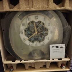 Seiko Melodies In Motion Battery Powered Musical Wall Clock, Plays 45 Melodies