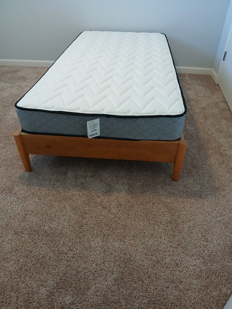 Twin Mattress 6 inches for Sale in San Luis Obispo, CA OfferUp