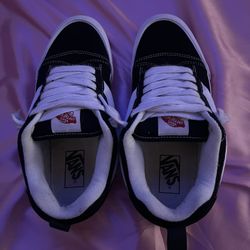 Vans Knu Skool 7.5 men and 9.0 women