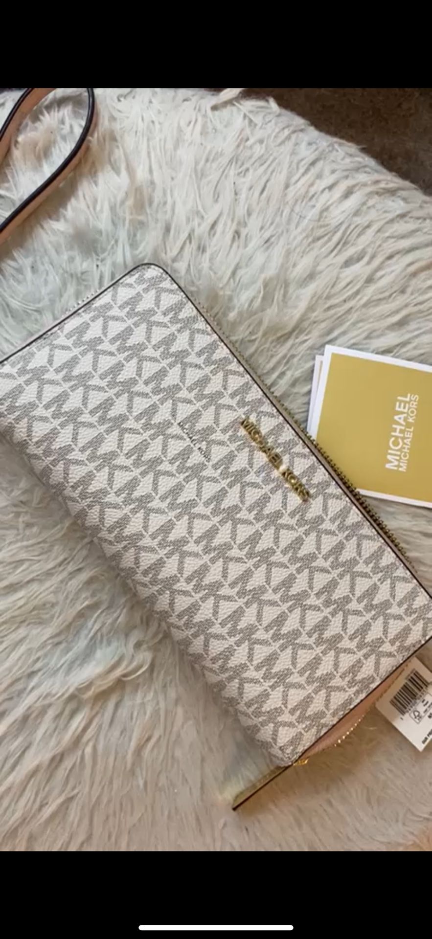 Michael Kors Wristlet new!