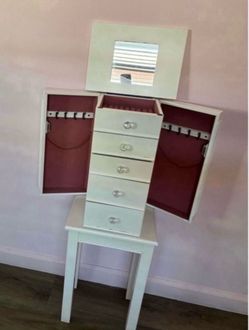 Jewelry armoire