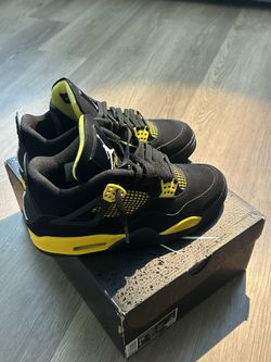 Jordan 4 Thunder