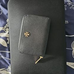 Tory Burch Women's Wallet. 