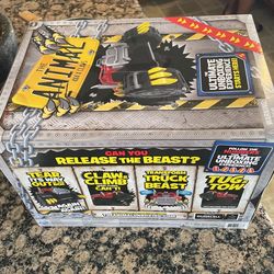 New !!! The Animal 4x4x Claws . The  Ultimate Unboxing Truck 
