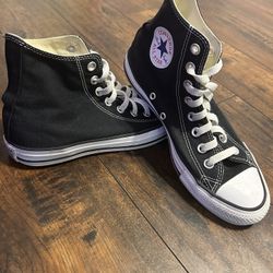 Good condition converse size 6.5 in men