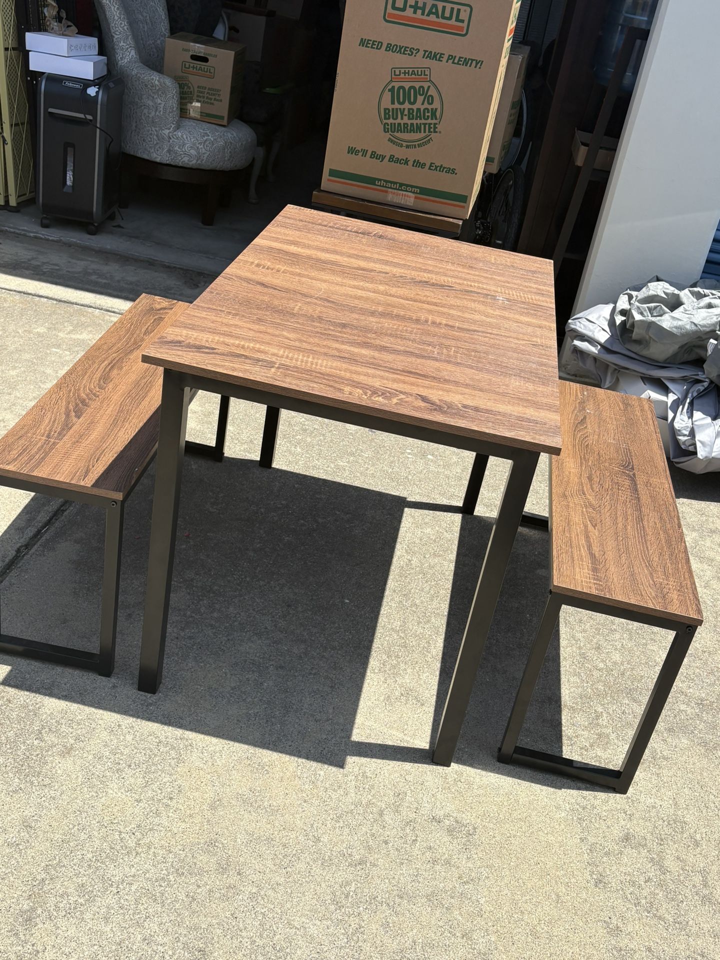 Cute Picnic Style Dining Table