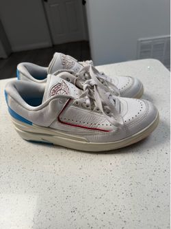 Nike Women's Air Jordan 2 Retro Low "NC to Chi". Size. 9 Men
