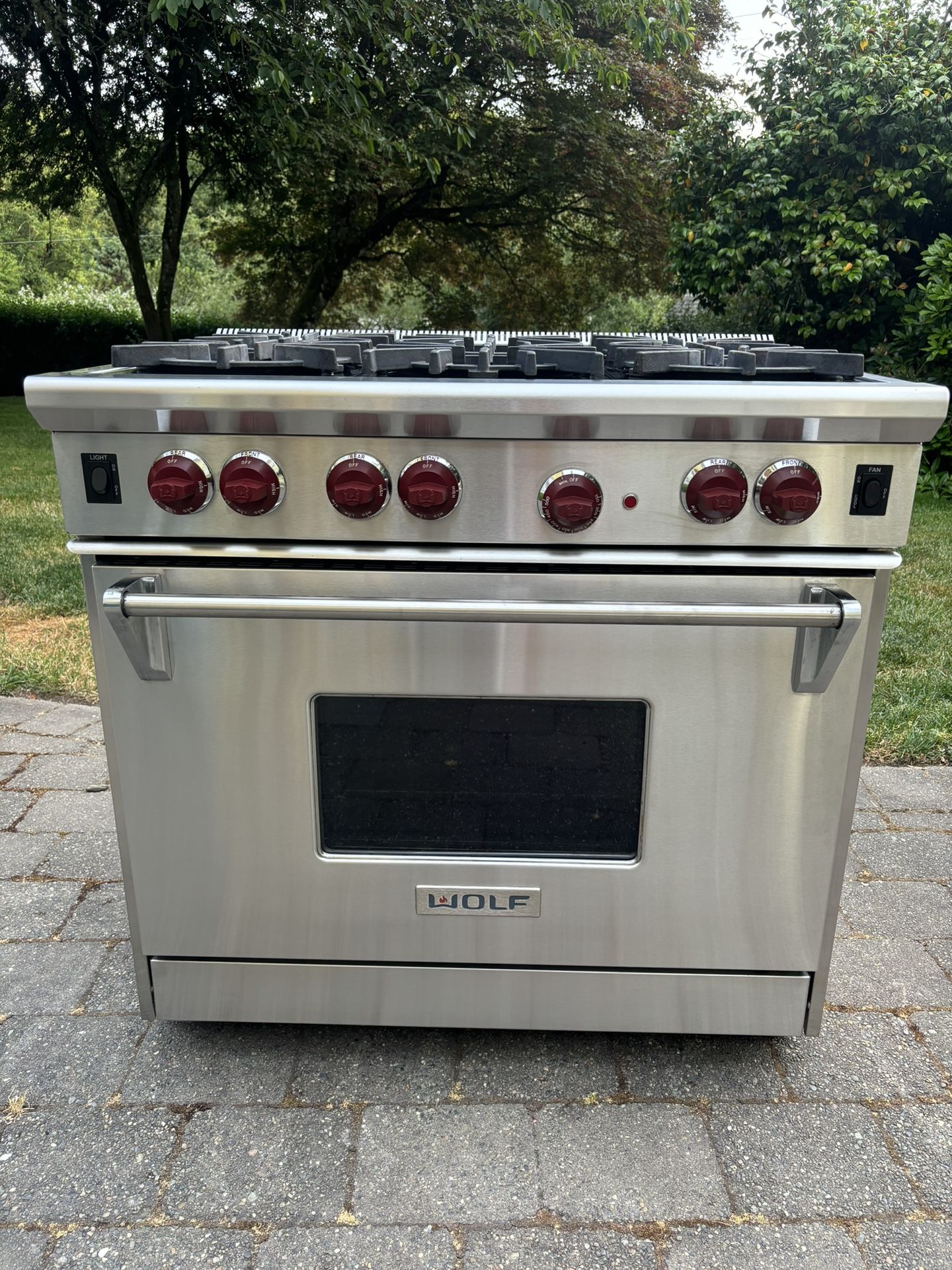 Delivered Wolf R366 Professional Series Gas Range 36” Stainless Steel Red Knobs Heavy Duty