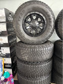 Bendo un set de Rines nuevos con llantas usadas 315/70.R17 para Toyota Tacoma Chevy Silverado